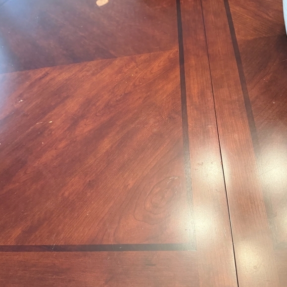 Dining Roon Table And Chair Set - Picture 4 of 5